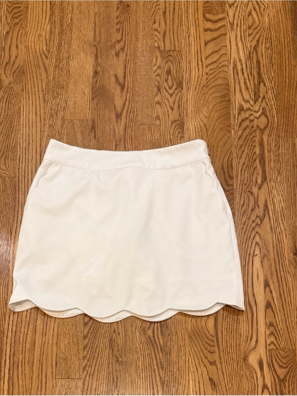 Vineyard Vines White Scalloped Hem athletic shorts-lined skirt